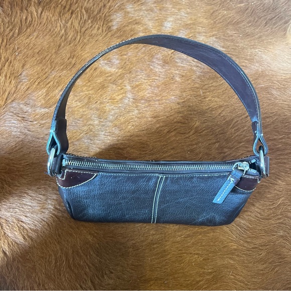 Dooney & Bourke Brown Pebbled All Weather Leather Shoulder Bag Side Emblem - Picture 4 of 7